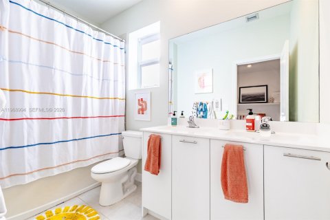 Casa en venta en Miami, Florida, 4 dormitorios, 195.75 m2 № 2029985 - foto 26