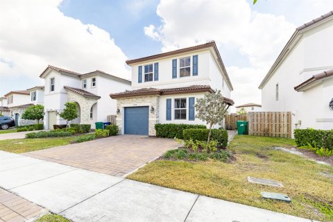 Casa en venta en Miami, Florida, 4 dormitorios, 195.75 m2 № 2029985 - foto 4