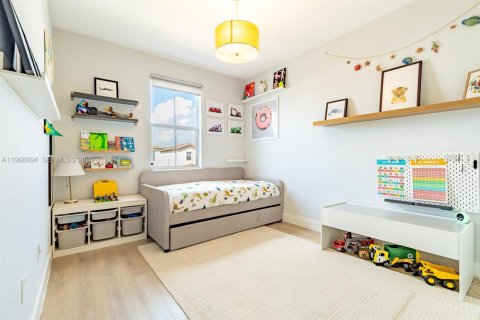 Casa en venta en Miami, Florida, 4 dormitorios, 195.75 m2 № 2029985 - foto 22