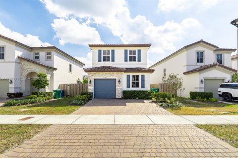 Casa en venta en Miami, Florida, 4 dormitorios, 195.75 m2 № 2029985 - foto 2