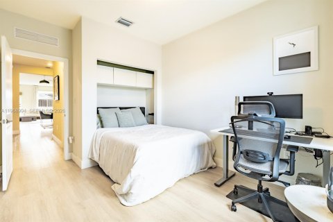 Casa en venta en Miami, Florida, 4 dormitorios, 195.75 m2 № 2029985 - foto 20