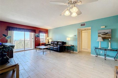 Condominio en venta en Indian Rocks Beach, Florida, 1 dormitorio, 87.42 m2 № 2233786 - foto 19