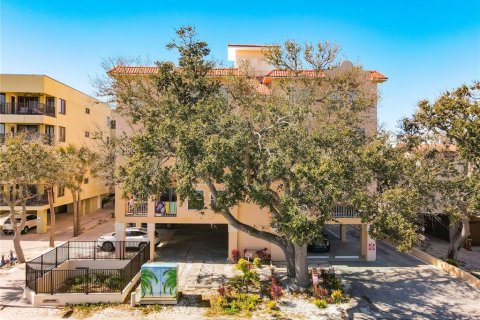 Condominio en venta en Indian Rocks Beach, Florida, 1 dormitorio, 87.42 m2 № 2233786 - foto 4