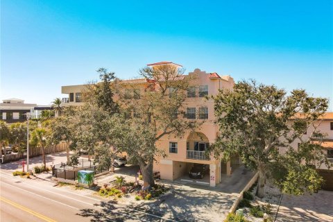 Condominio en venta en Indian Rocks Beach, Florida, 1 dormitorio, 87.42 m2 № 2233786 - foto 11