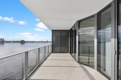 Condominio en venta en Miami, Florida, 3 dormitorios, 153.38 m2 № 2254138 - foto 10