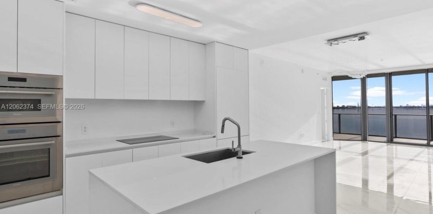 Condominio en Miami, Florida, 3 dormitorios  № 2254138