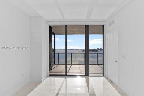 Condominio en venta en Miami, Florida, 3 dormitorios, 153.38 m2 № 2254138 - foto 15