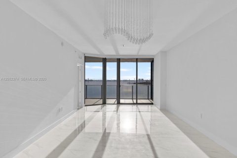 Condominio en venta en Miami, Florida, 3 dormitorios, 153.38 m2 № 2254138 - foto 8