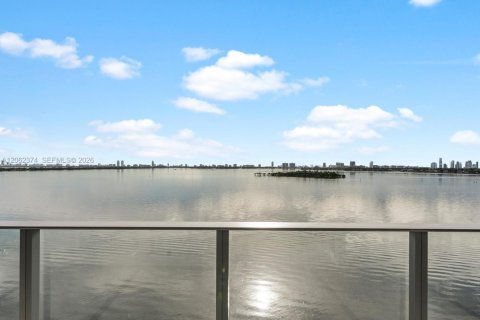 Condominio en venta en Miami, Florida, 3 dormitorios, 153.38 m2 № 2254138 - foto 11