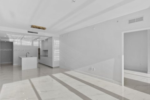 Condominio en venta en Miami, Florida, 3 dormitorios, 153.38 m2 № 2254138 - foto 4