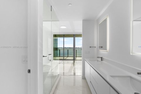 Condominio en venta en Miami, Florida, 3 dormitorios, 153.38 m2 № 2254138 - foto 23