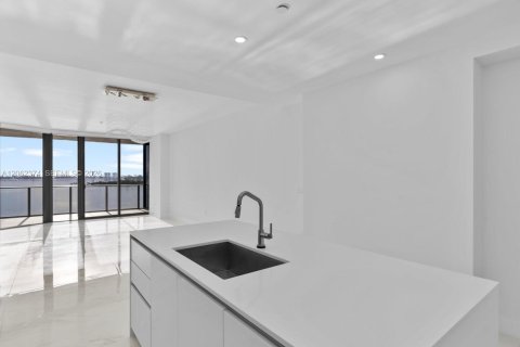 Condominio en venta en Miami, Florida, 3 dormitorios, 153.38 m2 № 2254138 - foto 2