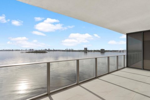 Condominio en venta en Miami, Florida, 3 dormitorios, 153.38 m2 № 2254138 - foto 9