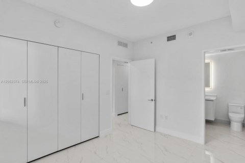 Condominio en venta en Miami, Florida, 3 dormitorios, 153.38 m2 № 2254138 - foto 30