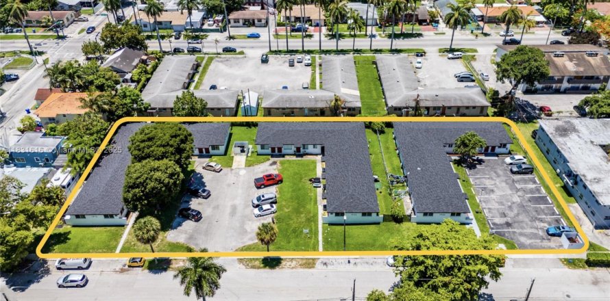 Commercial property in Miami, Florida № 1809598