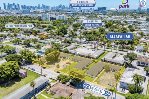 Commercial property in Miami, Florida № 1809598 - photo 16