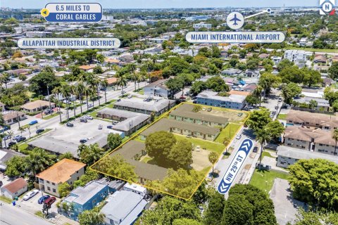 Commercial property in Miami, Florida № 1809598 - photo 17
