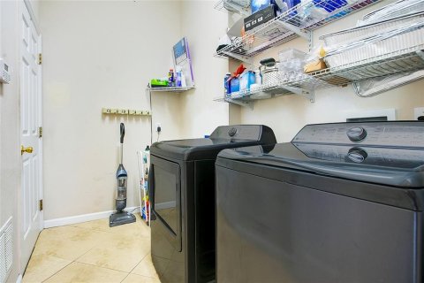 Casa en venta en Orlando, Florida, 4 dormitorios, 187.76 m2 № 1913266 - foto 21