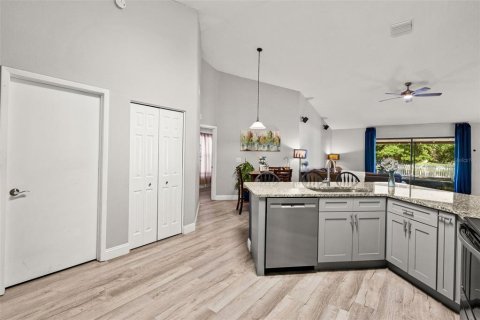Casa en venta en Riverview, Florida, 4 dormitorios, 147.9 m2 № 2121980 - foto 12
