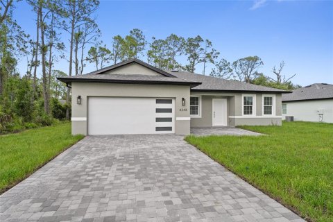 House in North Port, Florida 4 bedrooms, 162.95 sq.m. № 1833017 - photo 2