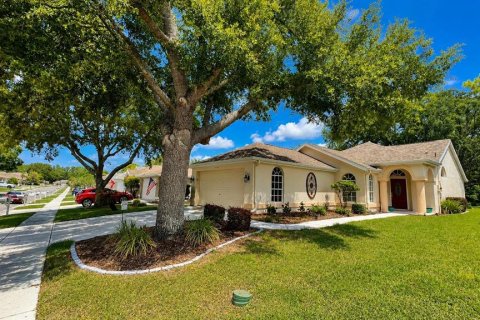 House in Spring Hill, Florida 2 bedrooms, 129.51 sq.m. № 2201202 - photo 4