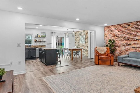 Touwnhouse à vendre à Lakeland, Floride: 3 chambres, 164.53 m2 № 2291238 - photo 4