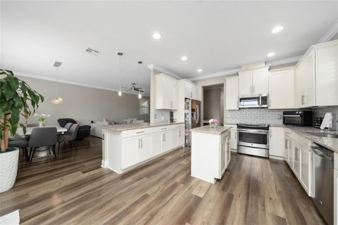 House in Apopka, Florida 3 bedrooms, 203.46 sq.m. № 2287743 - photo 22
