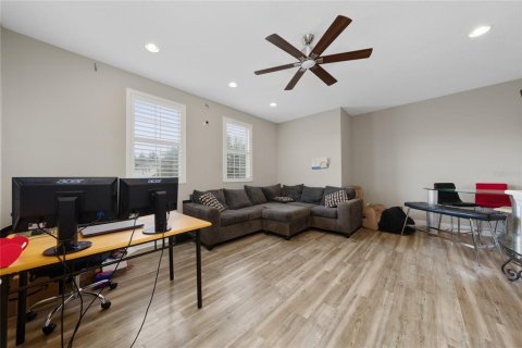 House in Apopka, Florida 3 bedrooms, 203.46 sq.m. № 2287743 - photo 28