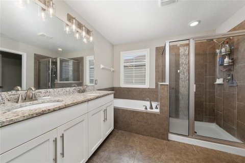 House in Apopka, Florida 3 bedrooms, 203.46 sq.m. № 2287743 - photo 9
