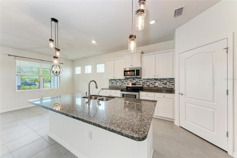 Casa en venta en Bradenton, Florida, 4 dormitorios, 190.17 m2 № 1827038 - foto 8