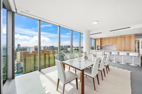 Condominio en venta en Hallandale Beach, Florida, 4 dormitorios, 236.44 m2 № 1868794 - foto 9