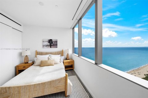 Condominio en venta en Hallandale Beach, Florida, 4 dormitorios, 236.44 m2 № 1868794 - foto 27