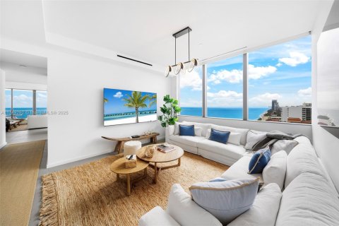 Condominio en venta en Hallandale Beach, Florida, 4 dormitorios, 236.44 m2 № 1868794 - foto 25