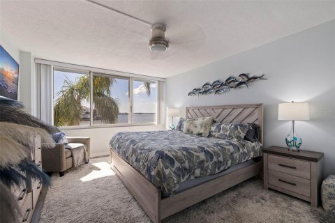 Снять в аренду кондоминиум в Сент-Питерсберг, Флорида 2 спальни, 116.59м2, № 1798224 - фото 20