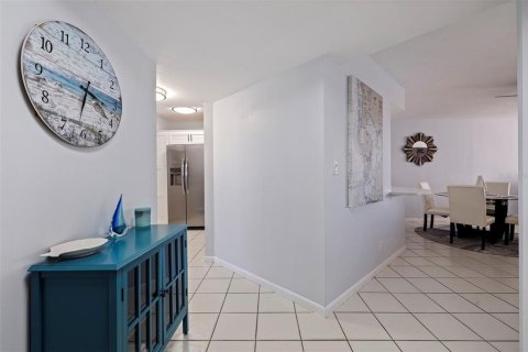 Снять в аренду кондоминиум в Сент-Питерсберг, Флорида 2 спальни, 116.59м2, № 1798224 - фото 3