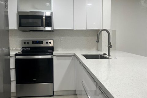 Copropriété à louer à Miami, Floride: 2 chambres, 92.72 m2 № 1946426 - photo 6