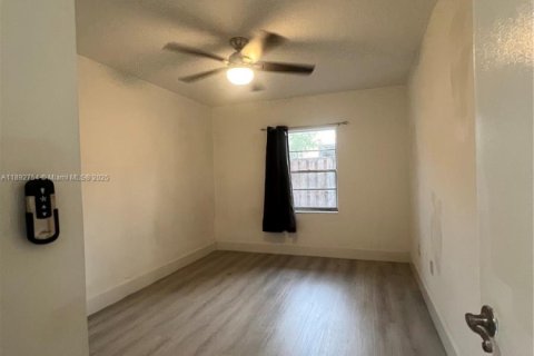 Copropriété à louer à Miami, Floride: 2 chambres, 92.72 m2 № 1946426 - photo 3