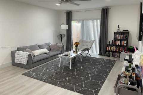 Copropriété à louer à Miami, Floride: 2 chambres, 92.72 m2 № 1946426 - photo 7