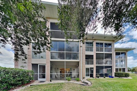 Condo in Bradenton, Florida, 2 bedrooms  № 2221754 - photo 15