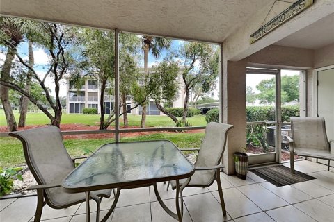Condo in Bradenton, Florida, 2 bedrooms  № 2221754 - photo 11