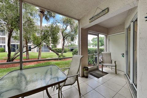 Condo in Bradenton, Florida, 2 bedrooms  № 2221754 - photo 13