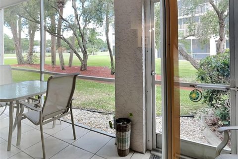 Condo in Bradenton, Florida, 2 bedrooms  № 2221754 - photo 27