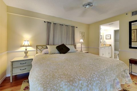 Condo in Bradenton, Florida, 2 bedrooms  № 2221754 - photo 28