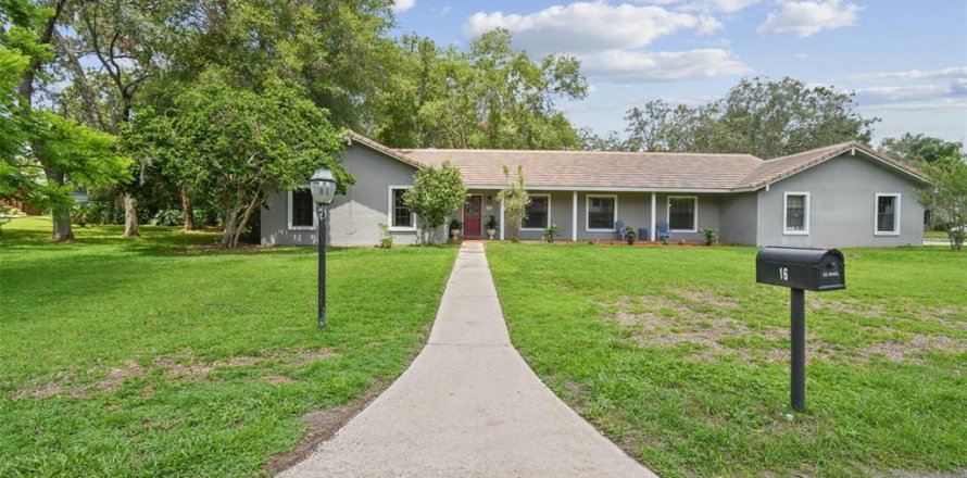 Villa ou maison à Haines City, Floride 4 chambres, 294.5 m2 № 1784950