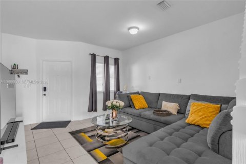 Touwnhouse à vendre à Homestead, Floride: 3 chambres, 140.19 m2 № 2064697 - photo 14