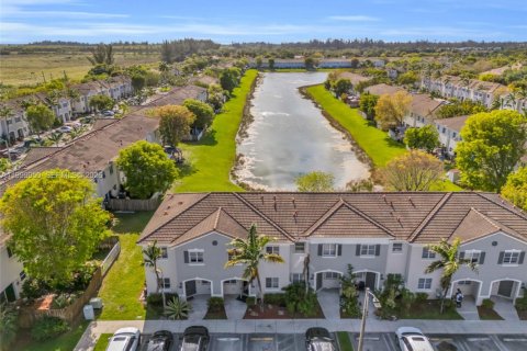 Touwnhouse à vendre à Homestead, Floride: 3 chambres, 140.19 m2 № 2064697 - photo 4