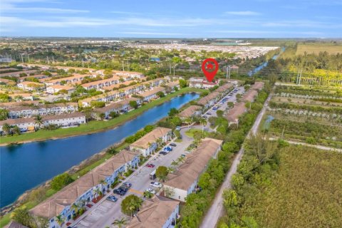 Touwnhouse à vendre à Homestead, Floride: 3 chambres, 140.19 m2 № 2064697 - photo 7