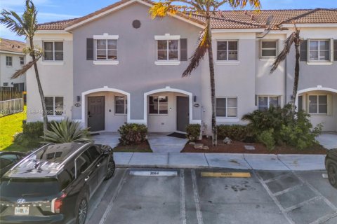 Touwnhouse à vendre à Homestead, Floride: 3 chambres, 140.19 m2 № 2064697 - photo 2