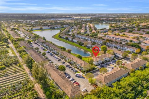 Touwnhouse à vendre à Homestead, Floride: 3 chambres, 140.19 m2 № 2064697 - photo 9
