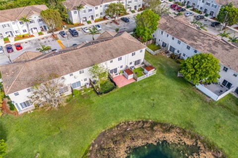 Touwnhouse à vendre à Homestead, Floride: 3 chambres, 140.19 m2 № 2064697 - photo 10